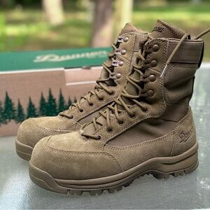 Danner Tanicus Side-Zip 8” Coyote NMT Boots – Size US 5 – AR 670-1 Compliant